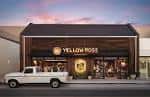 Fachada exterior de la tienda Yellow Rose en Nashville al atardecer