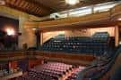 Interior del auditorio del Teatro Marín con butacas y escenario