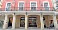 Fachada principal del Círculo Amistad Numancia con columnas y balcones