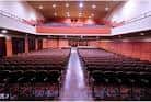 Vista general del interior del Teatro Metro con butacas y escenario