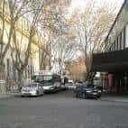 Vista exterior de la sede central de la Facultad de Artes desde Plaza Rocha