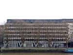 Fachada exterior del edificio The Architect en Bristol con estilo brutalista