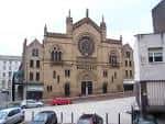 Fachada exterior del O2 Academy Leeds con arquitectura victoriana