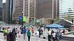 Vista aérea panorámica de Dilworth Park con el Ayuntamiento de Filadelfia al fondo