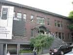 Fachada exterior del edificio de On the Boards en Seattle