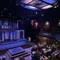 Interior del teatro durante una representación o evento