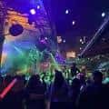 Público disfrutando del espectáculo en el Showbar Ybor