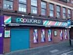 Fachada exterior de Popworld Sheffield con letrero iluminado y entrada principal