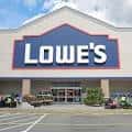 Fachada exterior de la tienda Lowe's en Indianapolis