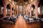 Ceremonia de boda en el interior del Barony Hall