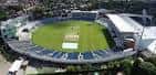 Vista aérea del estadio mostrando la cancha ovalada y las estructuras circundantes