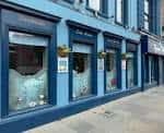 Fachada exterior del pub The Tipsy Bird en Belfast