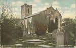 Vista panorámica histórica de la iglesia con cementerio adyacente
