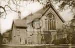 Fotografía histórica en blanco y negro de la iglesia mostrando su arquitectura gótica