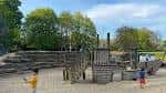 Zona de juegos infantiles en Bury Knowle Park