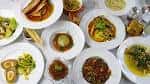 Platos gourmet dispuestos para una cena de gala