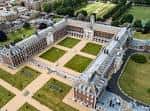 Vista aérea del complejo del Royal Hospital Chelsea mostrando sus patios y jardines