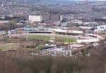 Vista panorámica del Owlerton Stadium desde una colina cercana