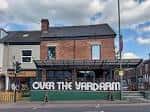 Fachada frontal del pub Over The Yardarm en Sheffield
