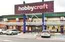 Fachada exterior de la tienda Hobbycraft en Leeds con el letrero principal visible
