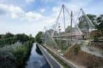 Vista exterior de la estructura de aviario Snowdon Aviary