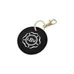 Llavero circular negro con el logotipo LBU (Leeds Beckett University)