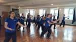 Clase de Tai Chi en el interior del Sea Cloud Hall