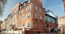 Fachada exterior del edificio Royal Horticultural Halls en Londres