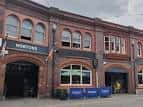 Fachada frontal de Norton's en Digbeth mostrando la entrada principal y el letrero del establecimiento