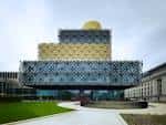 Fachada frontal de la Biblioteca de Birmingham mostrando su diseño arquitectónico único