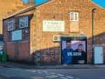 Vista frontal del edificio JT Soar en Nottingham