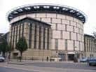 Vista exterior del Edinburgh International Conference Centre mostrando su arquitectura distintiva