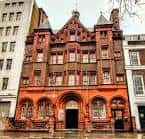 Fachada exterior de la Iglesia Protestante Francesa en Soho Square