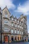 Fachada histórica del edificio Virgin Hotels Edinburgh
