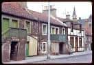 Edificios históricos en Newhaven Main Street con detalles arquitectónicos del siglo XX