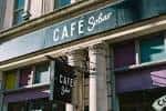 Fachada del Café Sobar en Nottingham con letrero visible