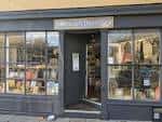 Fachada exterior de la librería Bookbugs & Dragon Tales en Norwich
