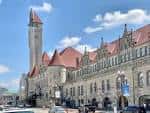 Estación Union de St. Louis, edificio histórico con torre y fachada neogótica