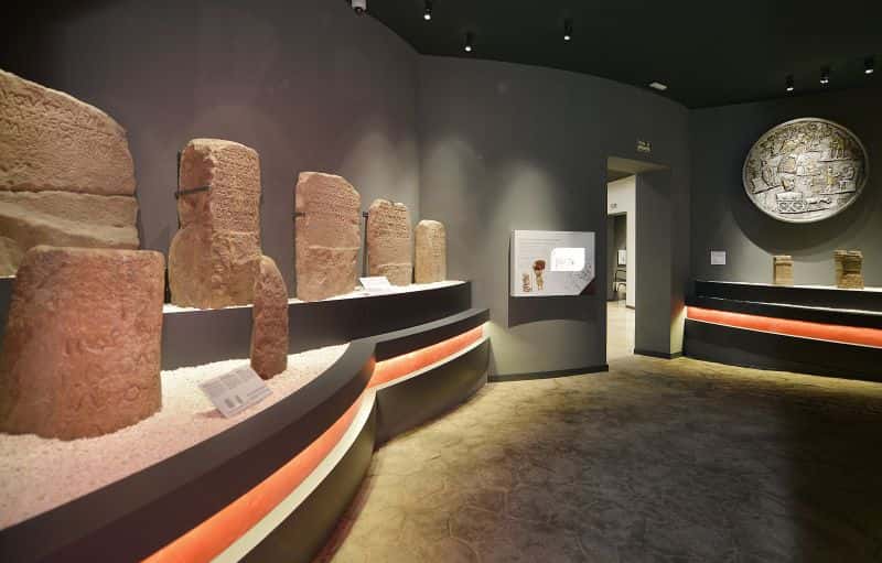 Museo de Prehistoria y Arqueología de Cantabria (MUPAC)