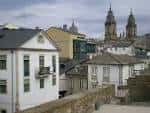Vista panorámica del casco histórico de Lugo con la catedral al fondo