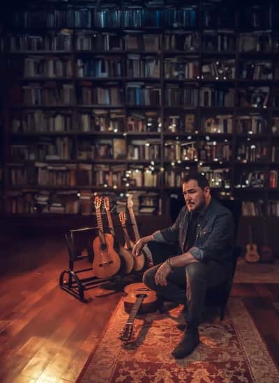 ISMAEL SERRANO - Guitarra y voz