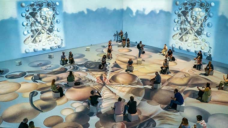 Exposició immersiva Dalí Boulevard cibernètic