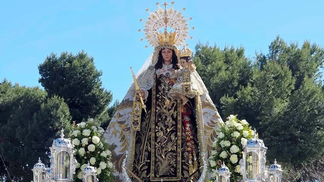 Salida de la Virgen del Carmen Coronada en San Fernando