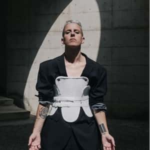 Clara Peya - Nuca