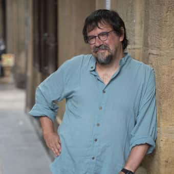 Presentación de la novela 'Si Sabino viviría' con Iban Zaldua y Edurne Portela