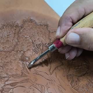 Arte en cuero. El repujado