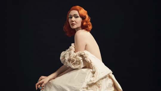 Elf Lyons - Is The Woman On The Edge