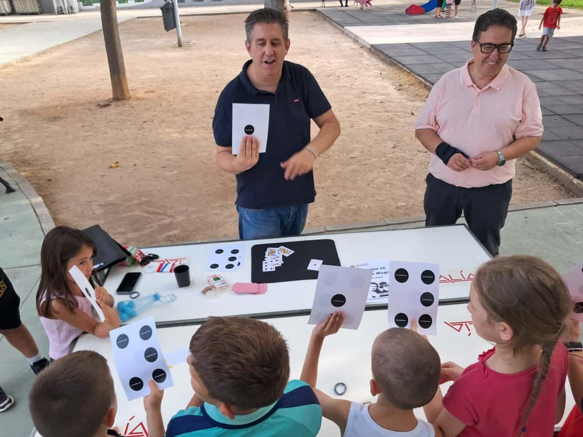 Magia en los Barrios - Taller en Grupo Reyes