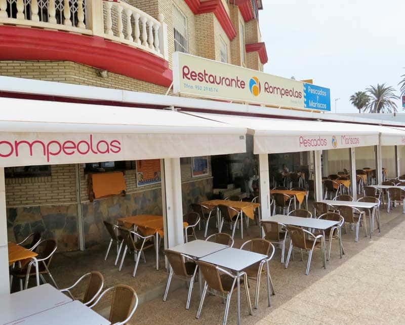 Comer frente al mar en el Restaurante Rompeolas de Málaga