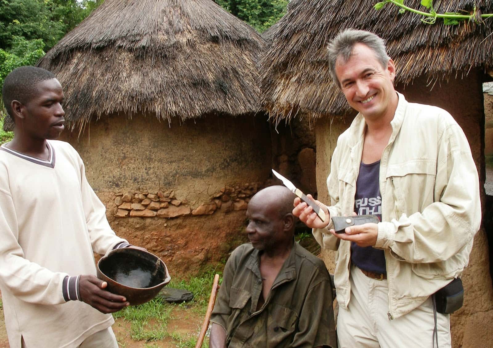 Presentación del libro 'Las vallas que nos aprisionan, los cayucos que nos ahogan'